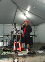 /album/shows-solo/apresenta%c3%a7%c3%a3o%20no%20final%20de%202010%20-%20ipeuna-jpg/